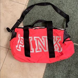 Pink dufflebag